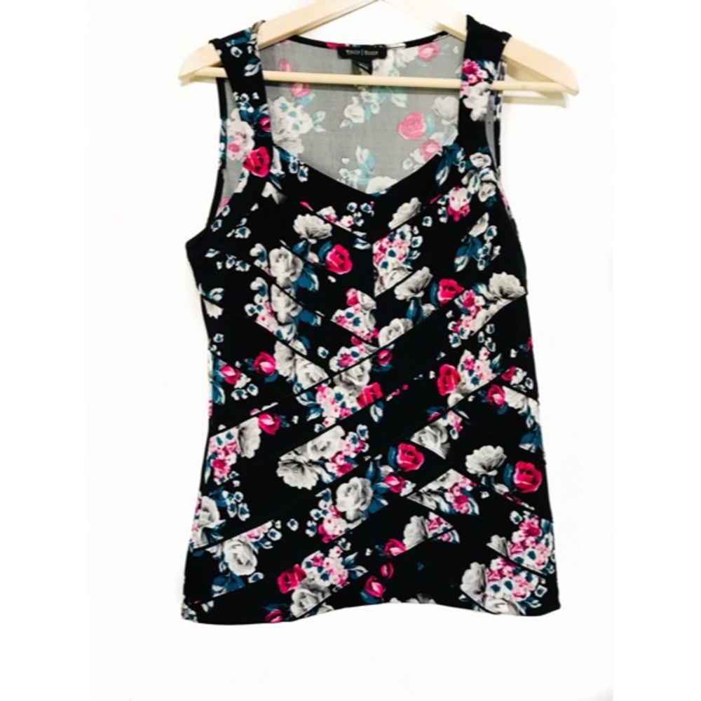 White House Black market floral top